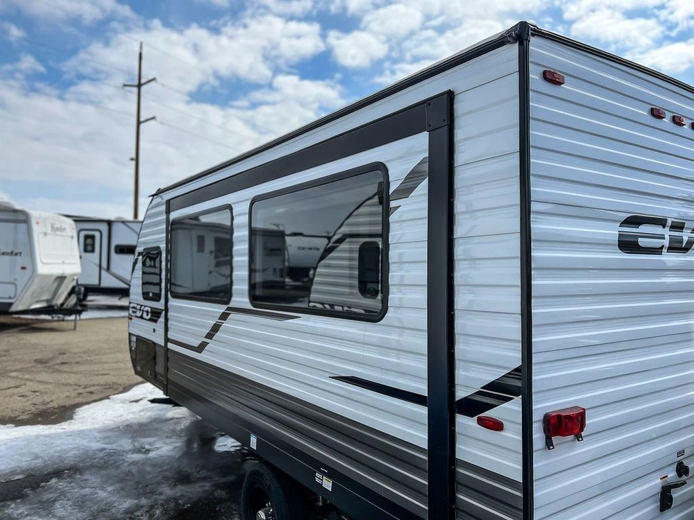 2023 Forest River Evo 180ss alt