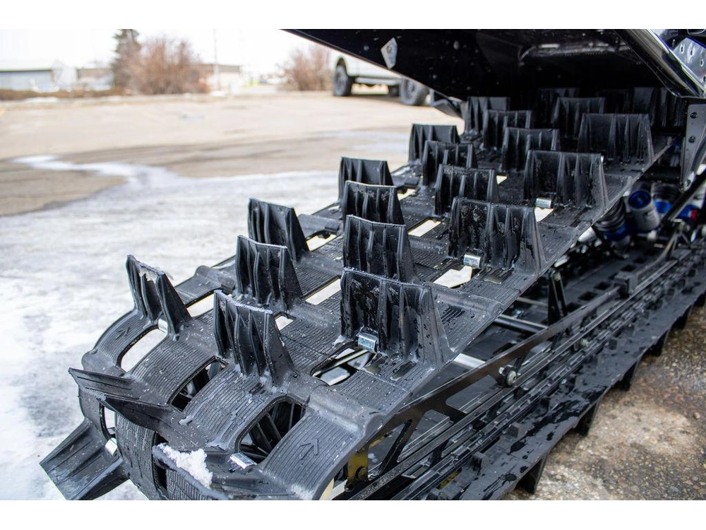 2024 Polaris 850 Rmk Khaos Slash 165 - Gloss Black / Shadow Gray alt