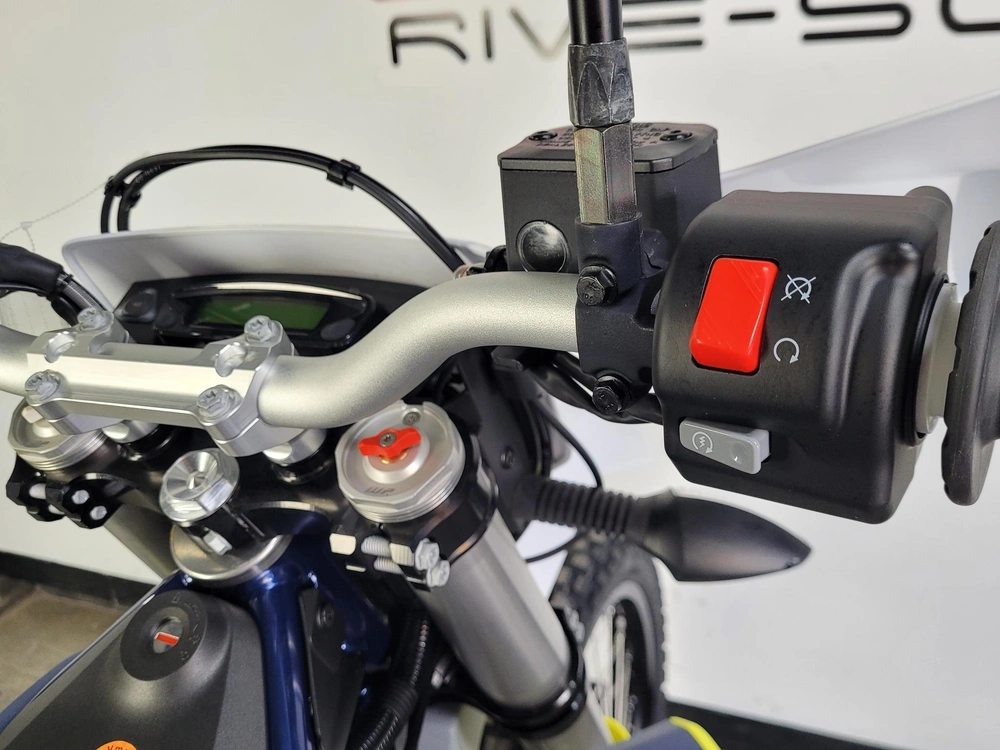 2024 Husqvarna 701 Enduro *0.99%/60 Mois💳 alt