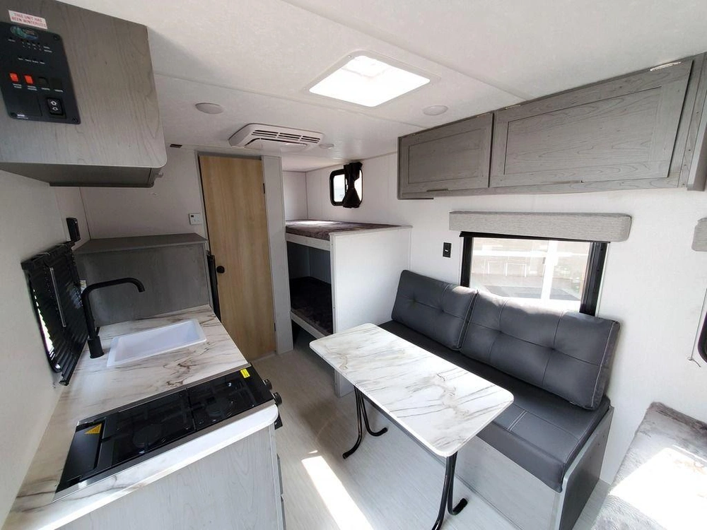 2024 Forest River Ozark 1620bhle alt