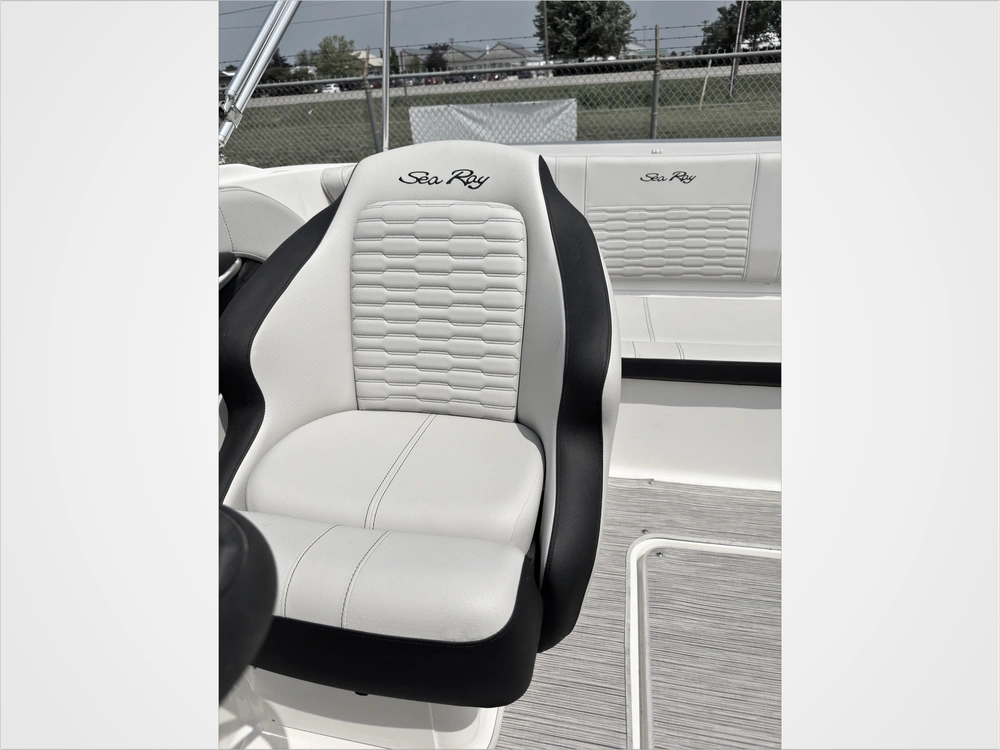 2023 Sea Ray Spx 190 alt