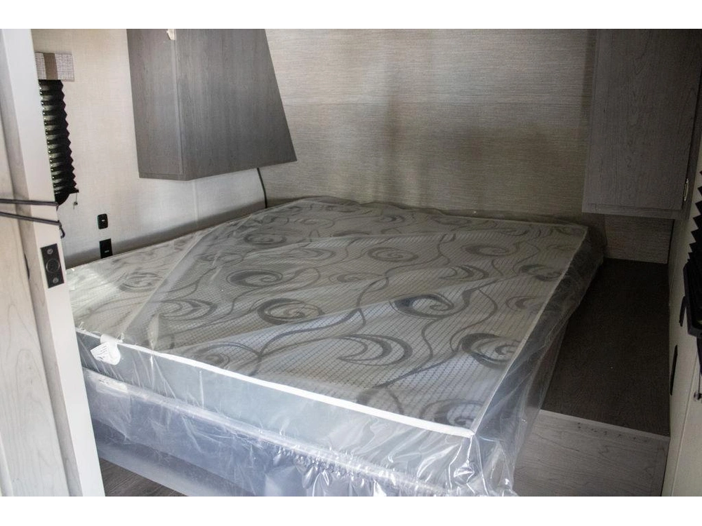 2025 Forest River Ozark 2400bh-98 alt