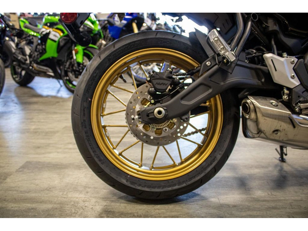 2025 Kawasaki Z650rs alt