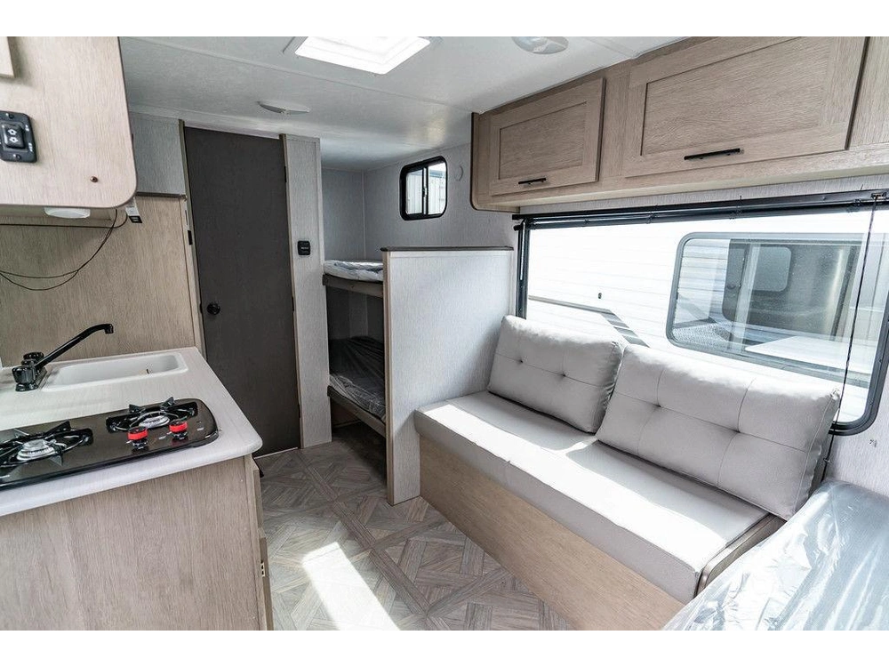 2024 Forest River Stealth Evo 176bhle alt