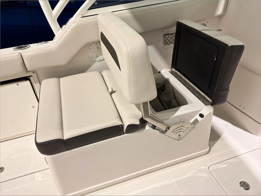 2023 Sailfish 245 Dc No Luxury Tax* alt