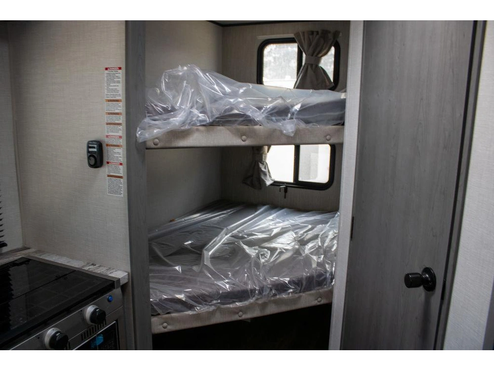 2025 Forest River Ozark 2400bh-98 alt