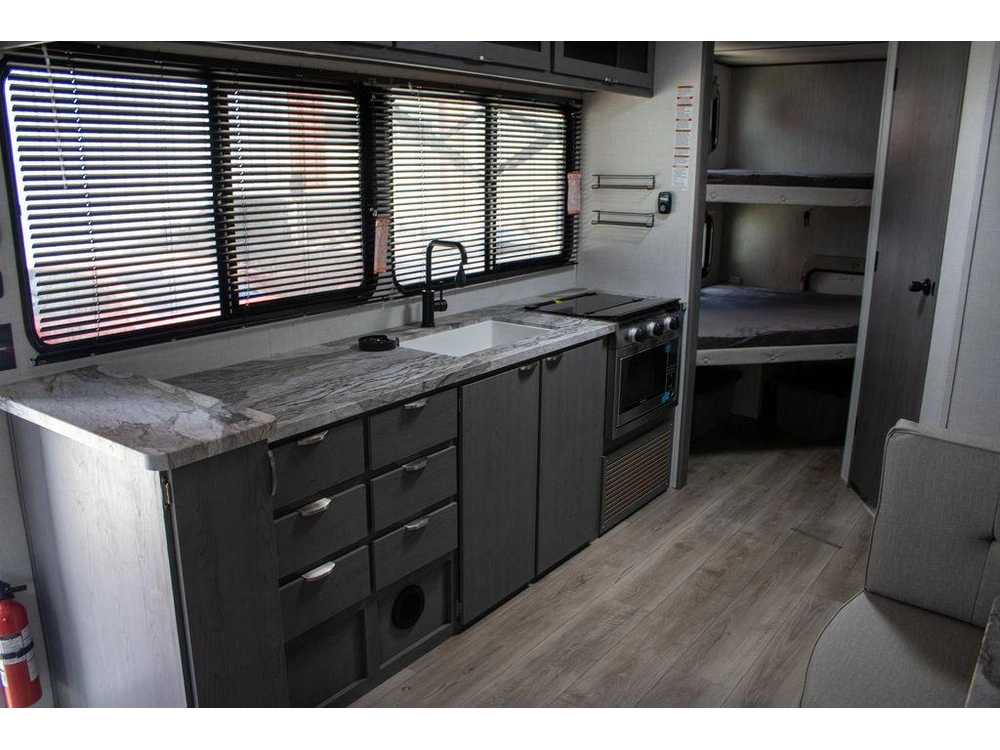 2025 Forest River Ozark 2690bhl-98 alt