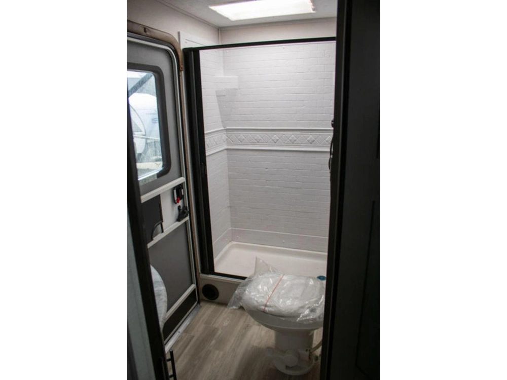 2025 Forest River Vbt24db-or alt