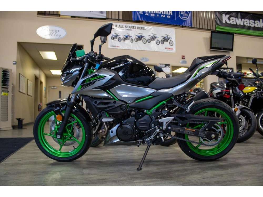 2025 Kawasaki Z500 Se alt