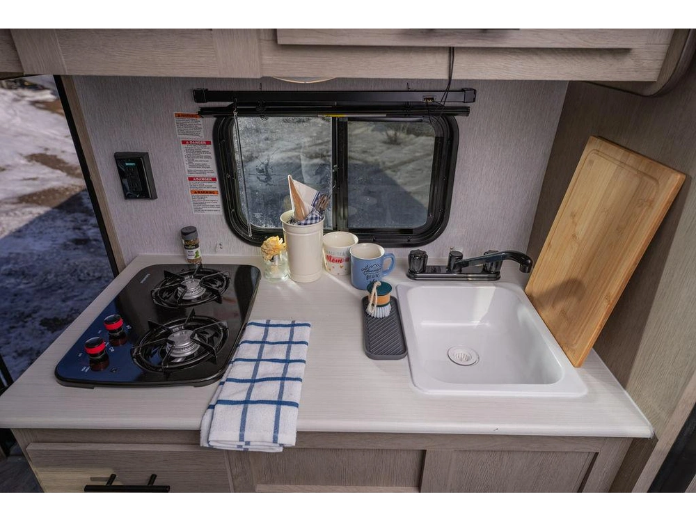 2024 Forest River Stealth Evo 176bhle alt