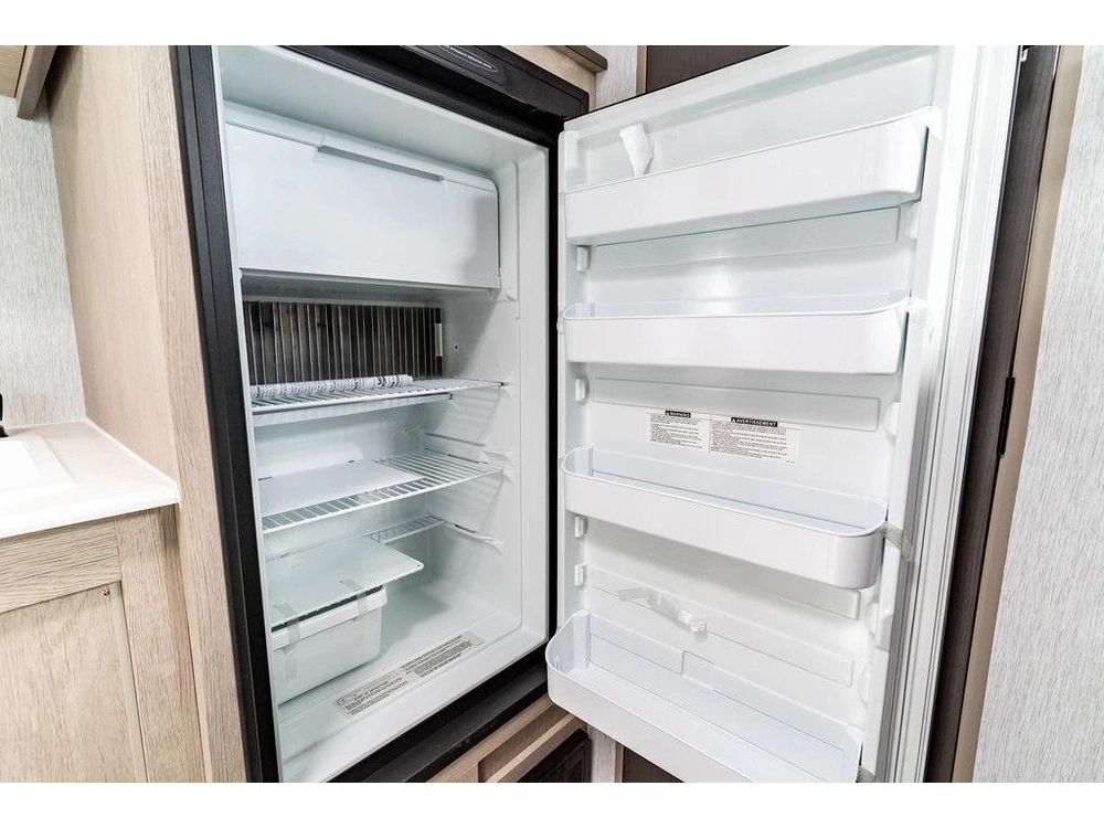 2024 Forest River Stealth Evo 176bhle alt