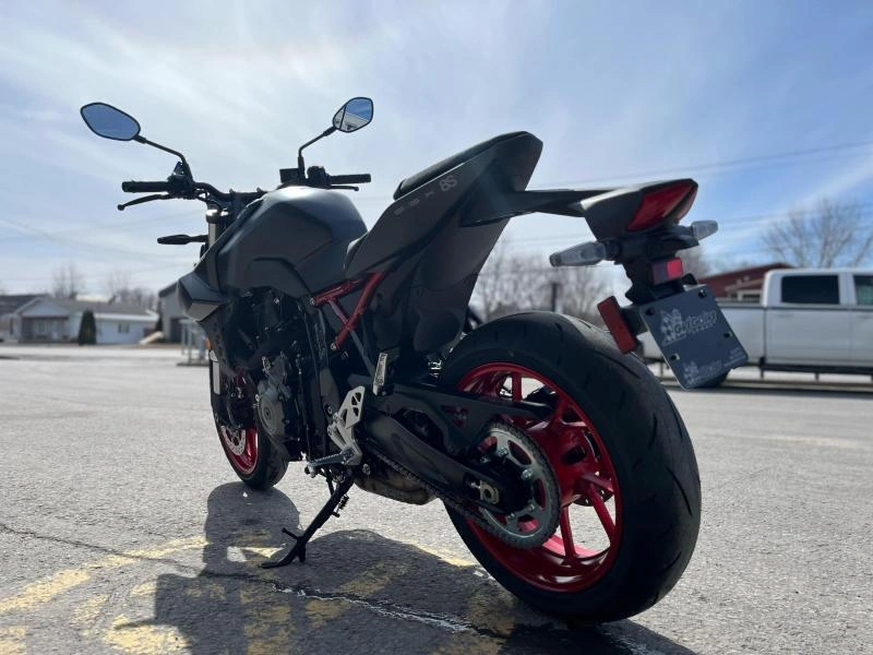 Suzuki Gsx-8s 2025 alt