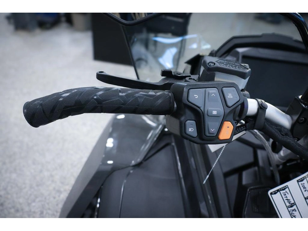 2025 Polaris 650 Titan Adventure 1.8 alt