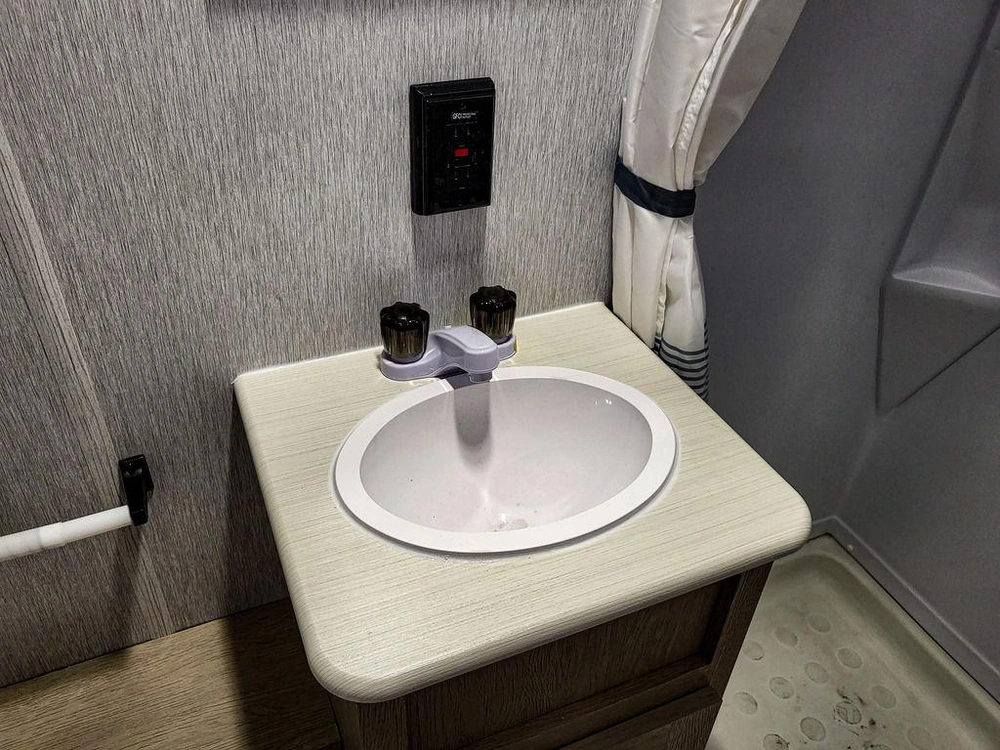 2023 Forest River Evo 180ss alt