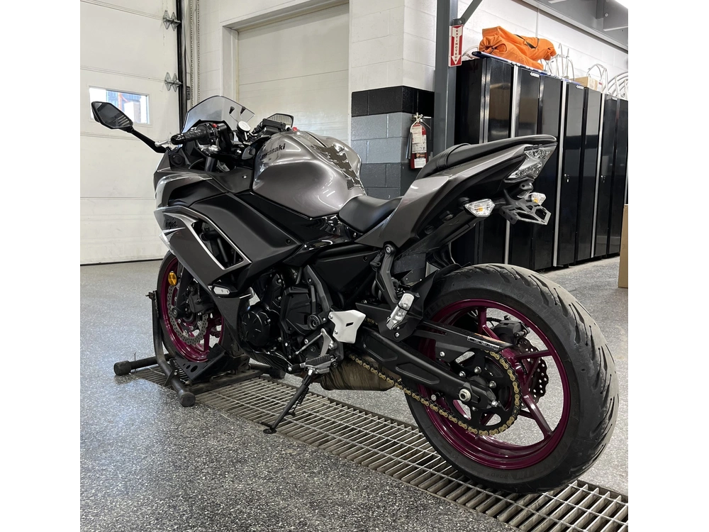 Kawasaki Z650 2021 alt