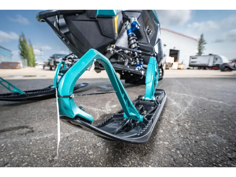 2023 Polaris 850 PRO RMK Slash 165 2.75"