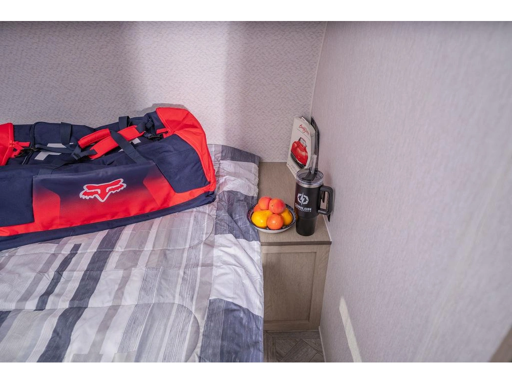 2024 Forest River Stealth Evo 176bhle alt