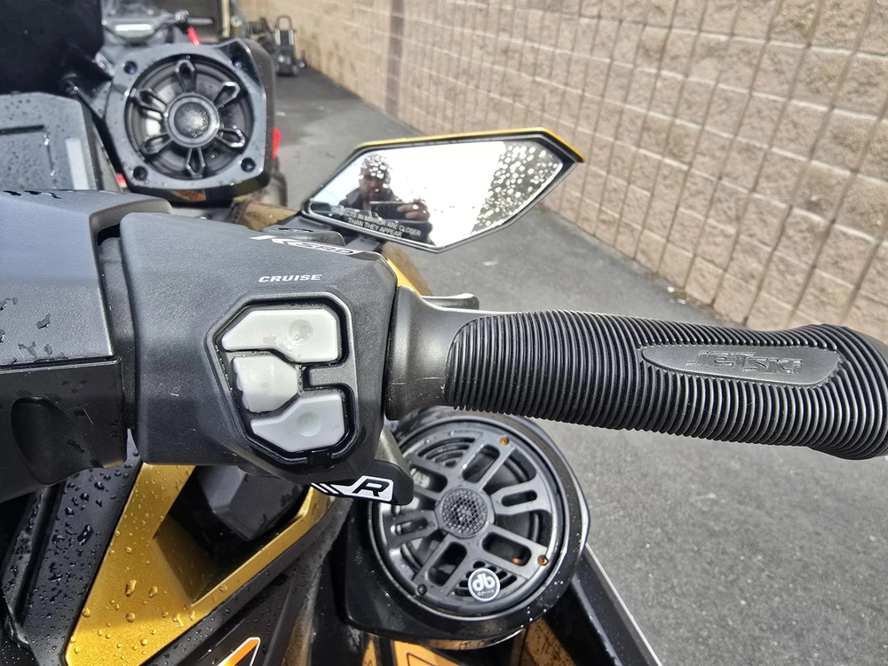 2023 Kawasaki Jet Ski Ultra 310 Lx alt