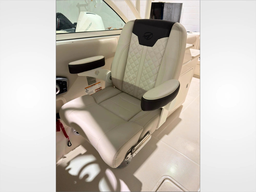 2023 Sailfish 245 Dc No Luxury Tax* alt