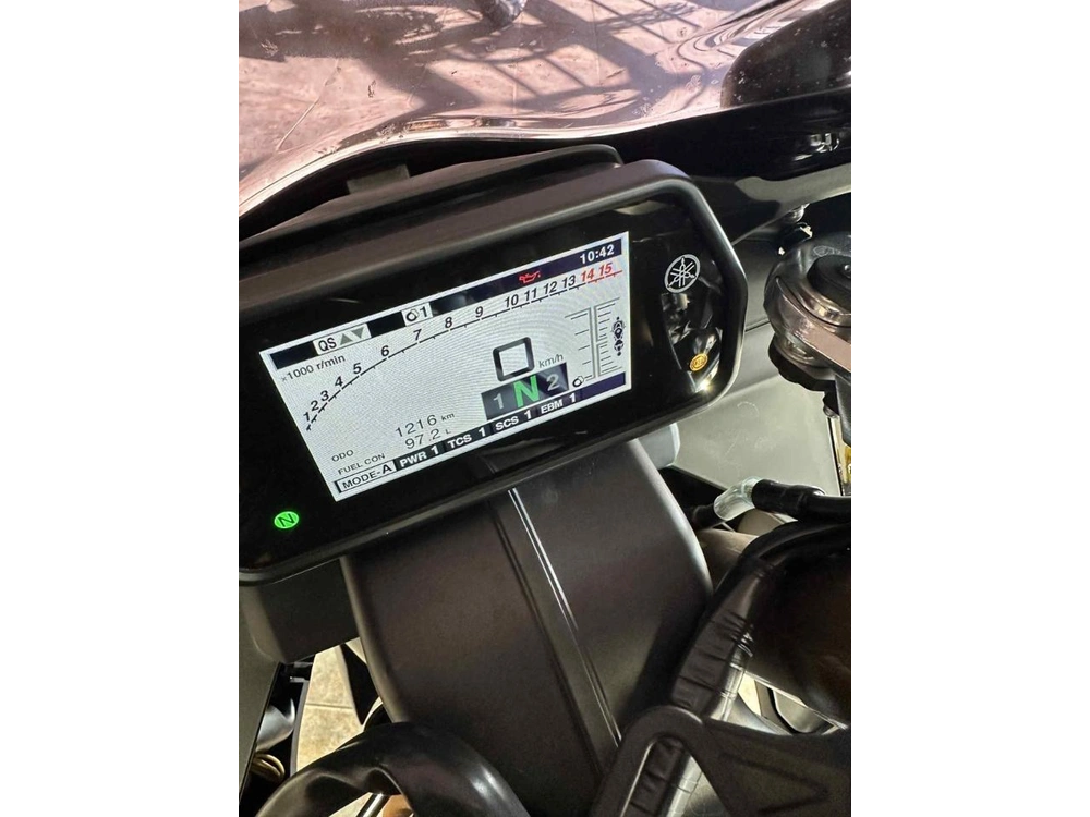 2025 Yamaha Yzf-r1 alt