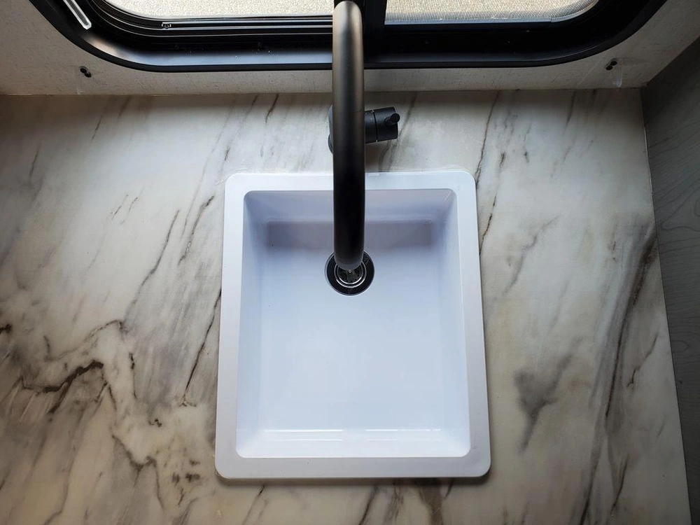 2024 Forest River Ozark 1620bhle alt