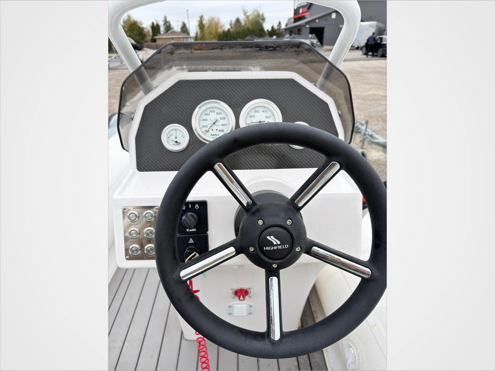 2023 Highfield Sp390 alt