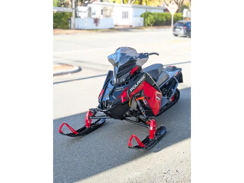 2026 Polaris 850 INDY VR1 137 DYNAMIX EDITION Snowmobile - (ski-doo - bombardier)