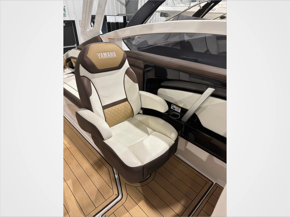 2021 Yamaha 275sd No Luxury Tax* alt