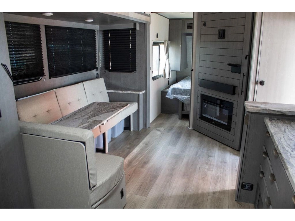 2025 Forest River Ozark 2690bhl-98 alt