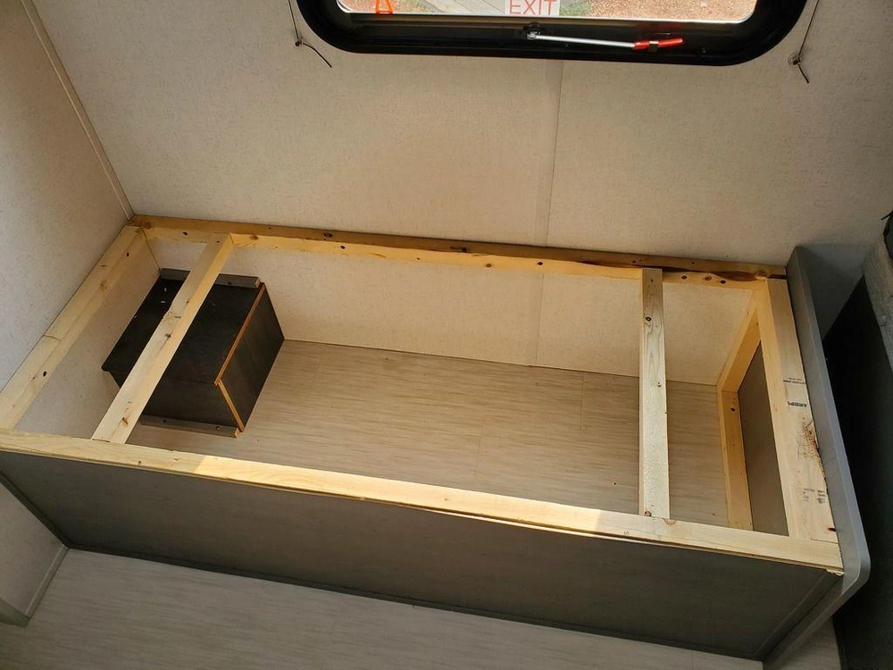 2024 Forest River Ozark 1620bhle alt