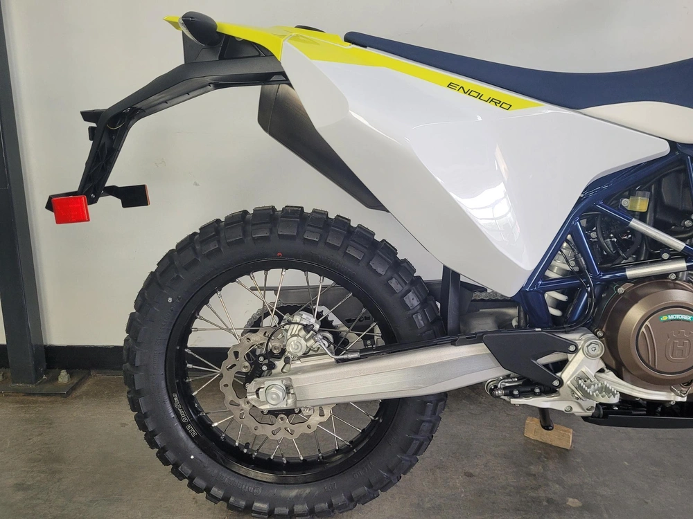 Husqvarna 701 Enduro *0.99% Sur 60 Mois 2024 alt