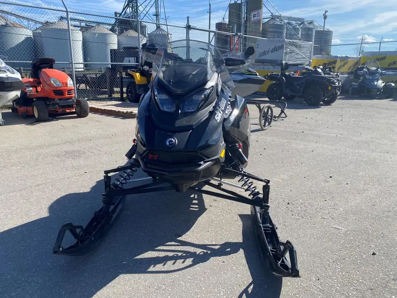 2024 Ski-Doo MXZ X 850 thumbnail 2