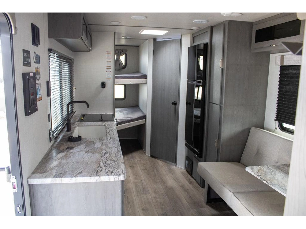 2025 Forest River Ozark 2400bh-98 alt