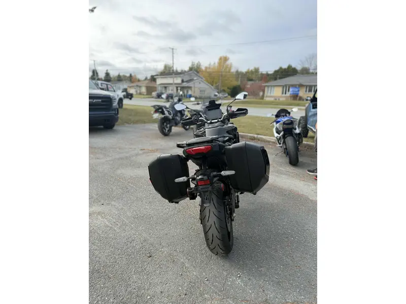 2025 Yamaha TRACER 9 (DÉMO)