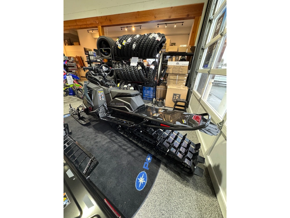 2026 Polaris Sno-26 Boost Rmk Khaos 155 Patriot Boost - Gloss Black / Blue Dusk alt