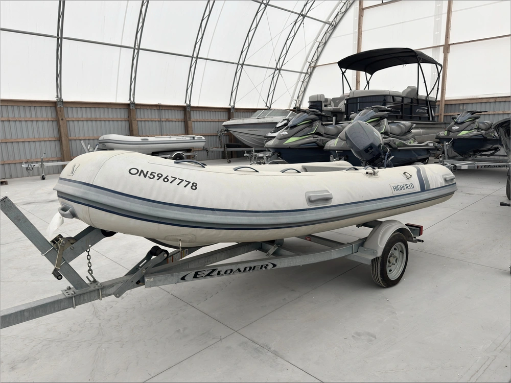 2015 Highfield Cl380 alt