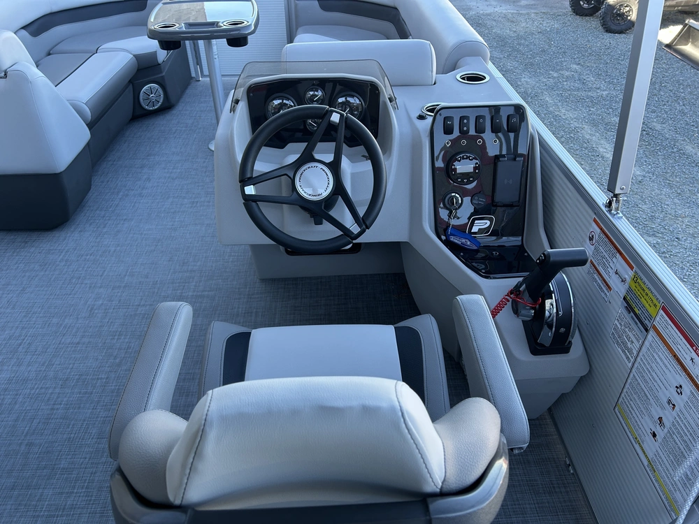 2025 Princecraft Vectra 23 Rl Pearl Tri-toon 150xl alt