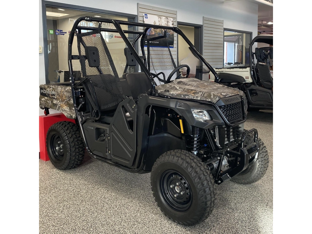 2025 Honda Pioneer 520 alt