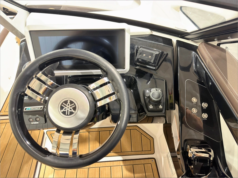 2021 Yamaha 275sd No Luxury Tax* alt