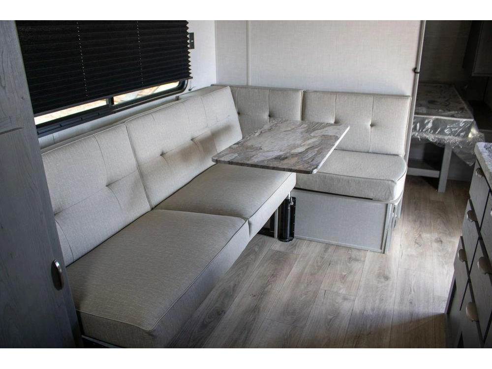 2025 Forest River Ozark 2400bh-98 alt