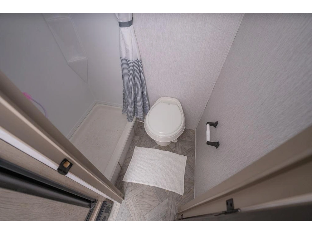 2024 Forest River Stealth Evo 176bhle alt