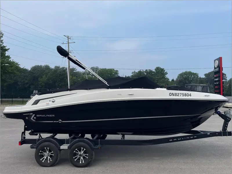 Bayliner VR5 2022
