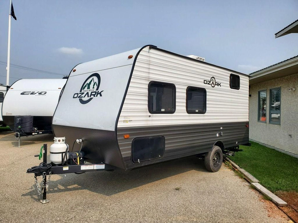 2024 Forest River Ozark 1620bhle alt