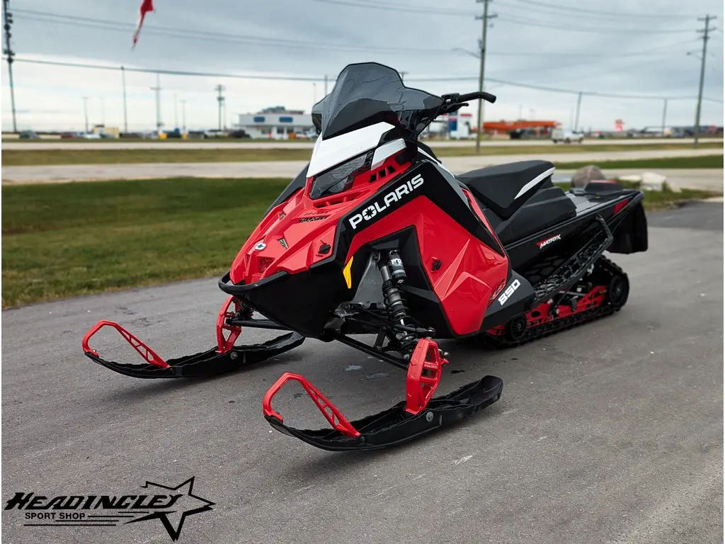 2022 Polaris 850 INDY XC 137 // Indy Red/Gloss Black/White Lightning