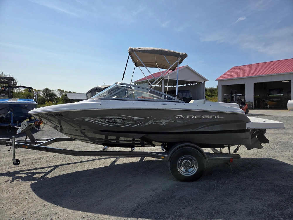2012 Regal 1900 alt