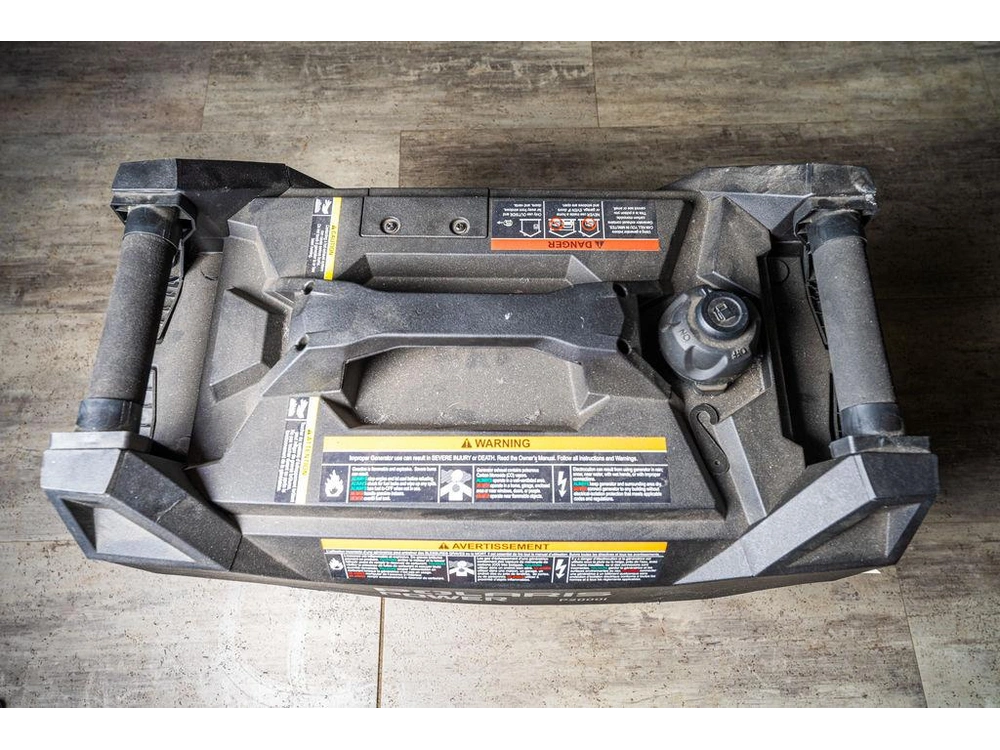 2022 Polaris P2000i Power Portable Inverter Generator alt