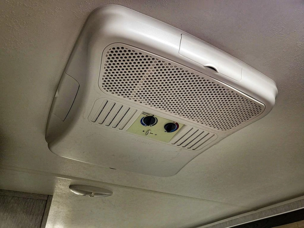 2023 Forest River Evo 180ss alt