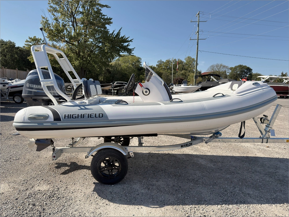 2023 Highfield Sp390 alt