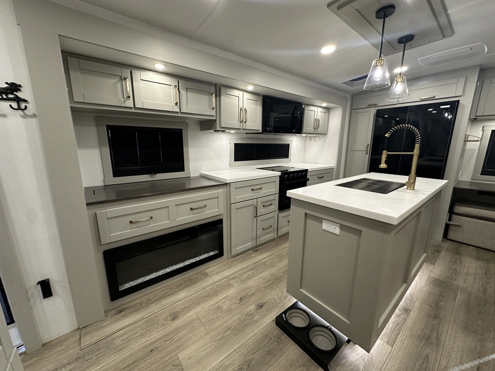 Brinkley Rv Z-air 285 2025 alt