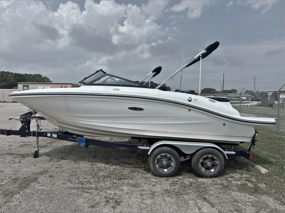 2023 Sea Ray Spx 190 alt
